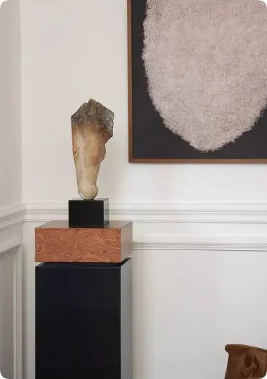French retro abstract horse head sculpture with carved finish standing 50cm tall on a desktop