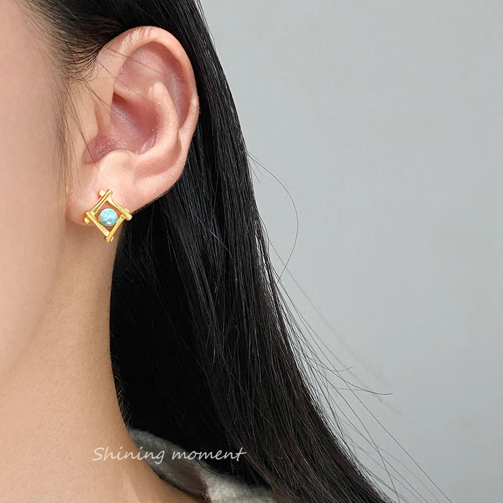 Women's geometric cross quadrangle stud earrings in 925 silver with silver or gold plating