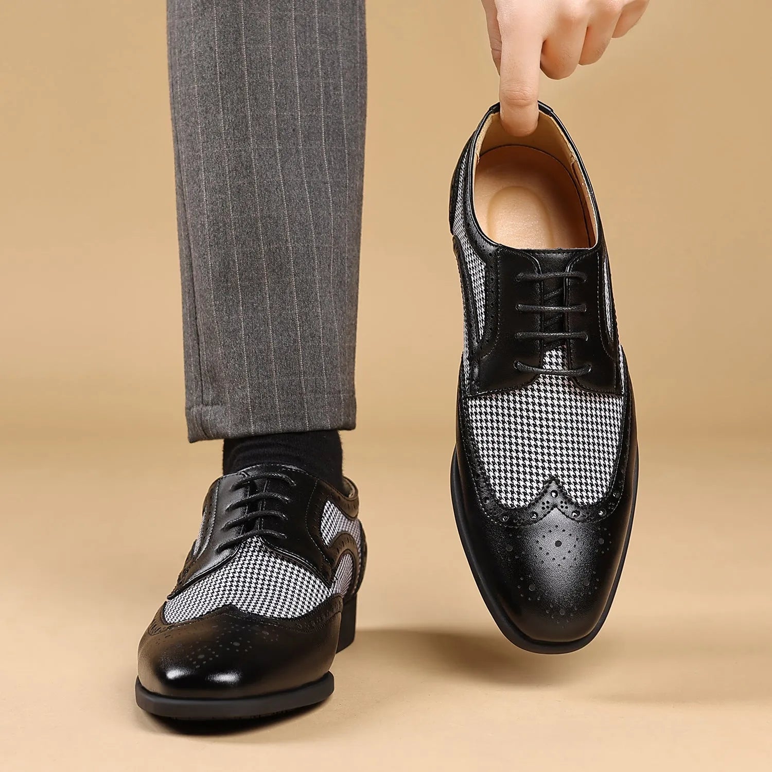 Men's black and white houndstooth plaid casual lace-up shoes with a square toe and rubber sole.