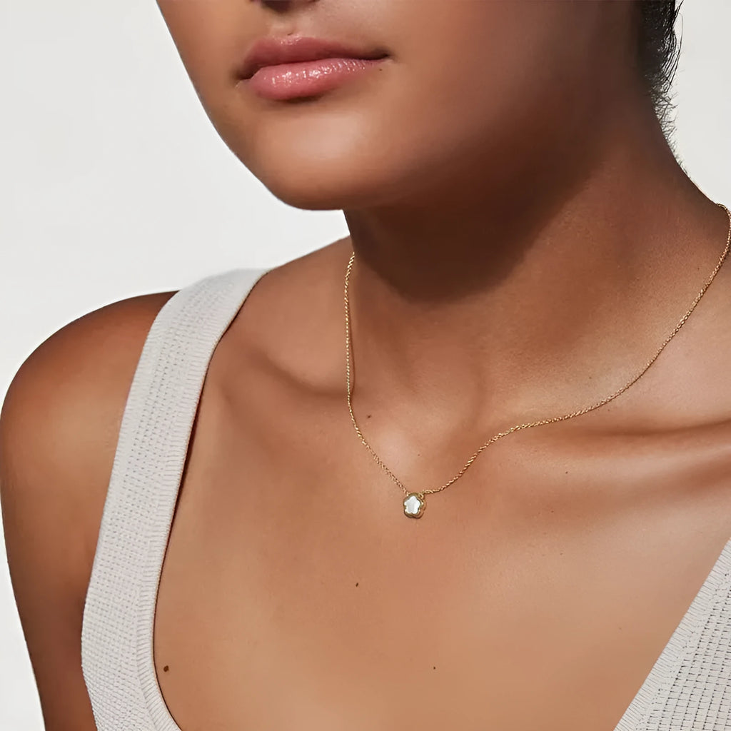 Mother of pearl shell flower necklace with copper chain in silver or gold finish