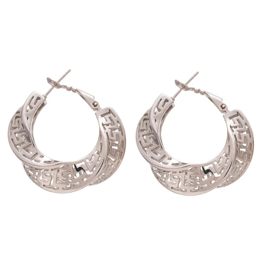 Geometric women's hollow stud earrings with twisted round design in silver or gold electroplated finish