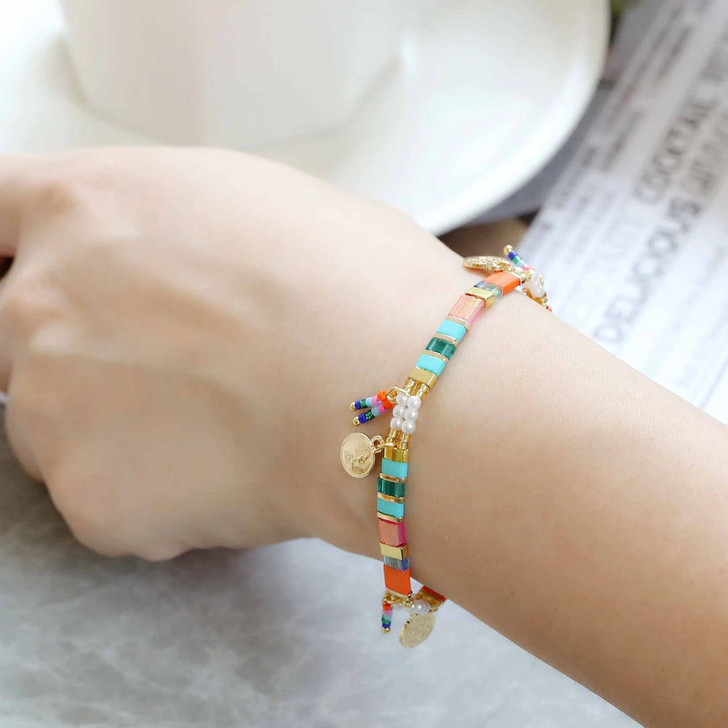 Women's manually crafted imitation pearl bracelet in European and American style with six colour options