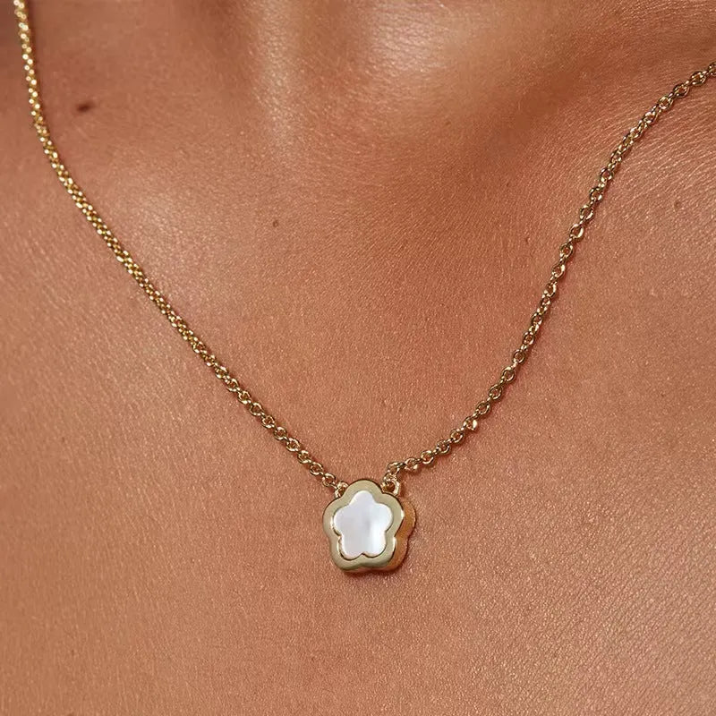 Mother of pearl shell flower necklace with copper chain in silver or gold finish