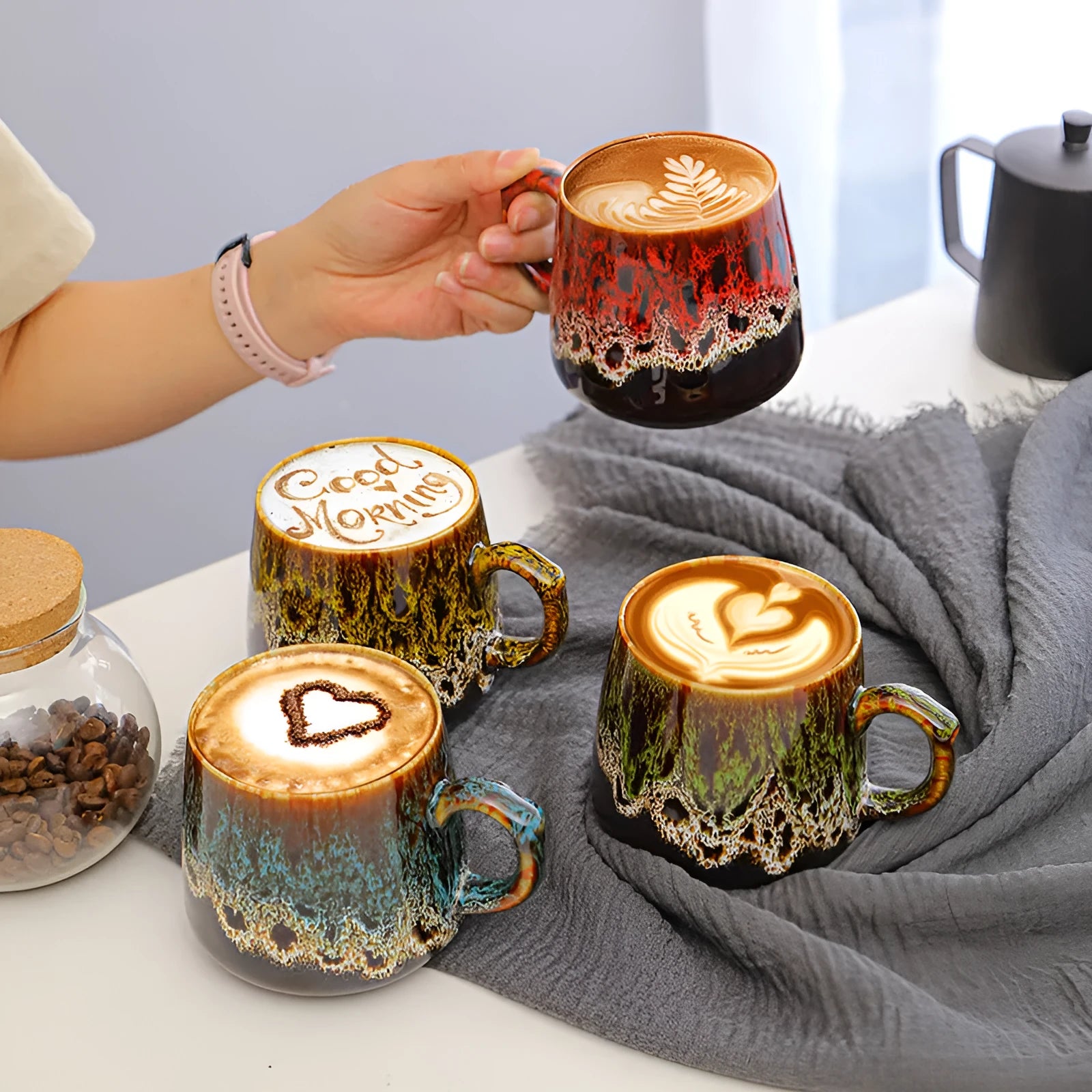 Large 350ml capacity retro luxury coffee mug suitable for office, home and travel use