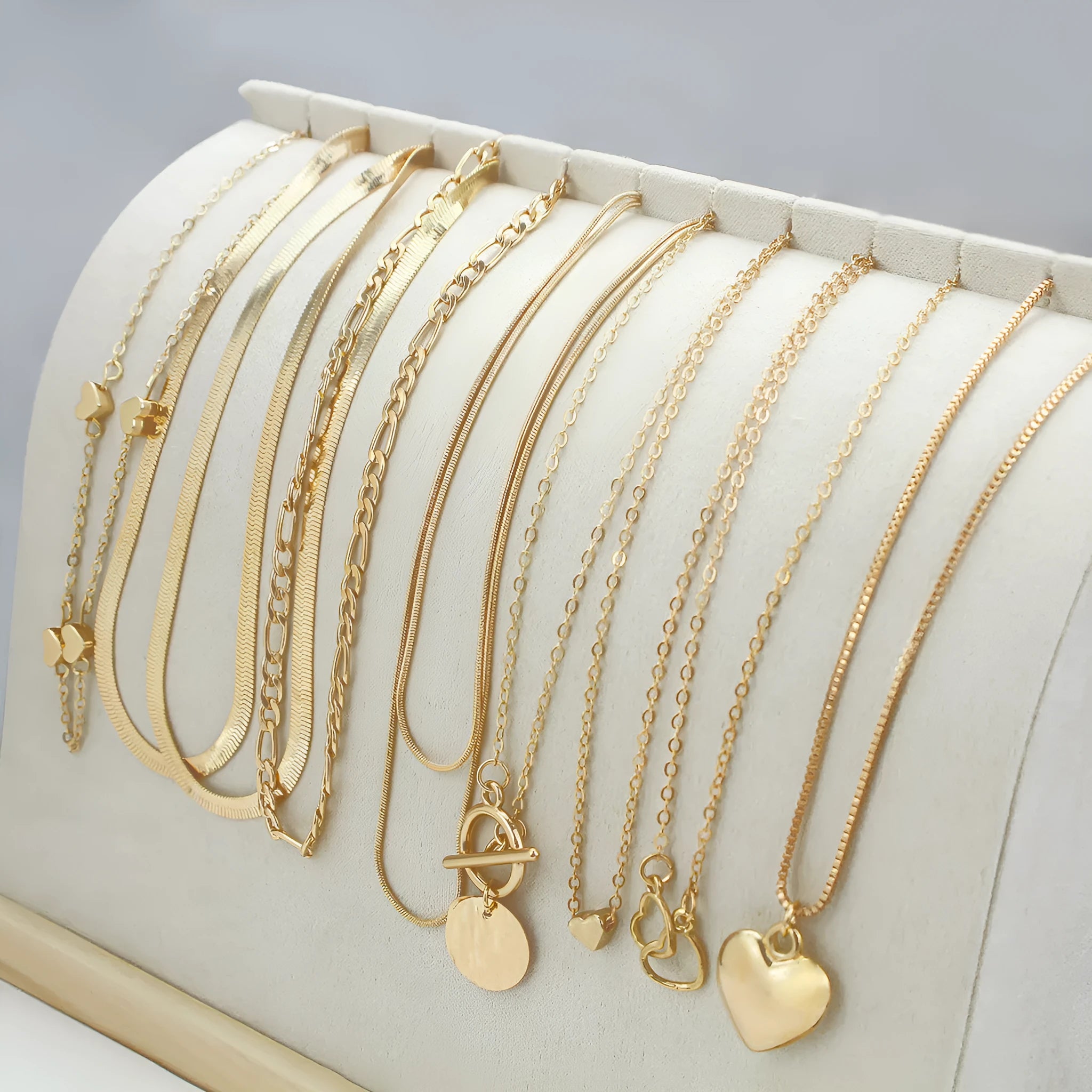 10-piece gold women's necklace set with alloy pendants on adjustable snake bones chain jewellery collection