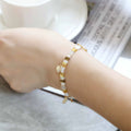 Women's manually crafted imitation pearl bracelet in European and American style with six colour options