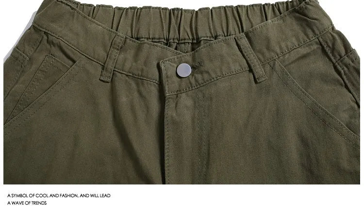 Women's cropped wide-leg shorts in mid-waist workwear style with micro-elastic fabric