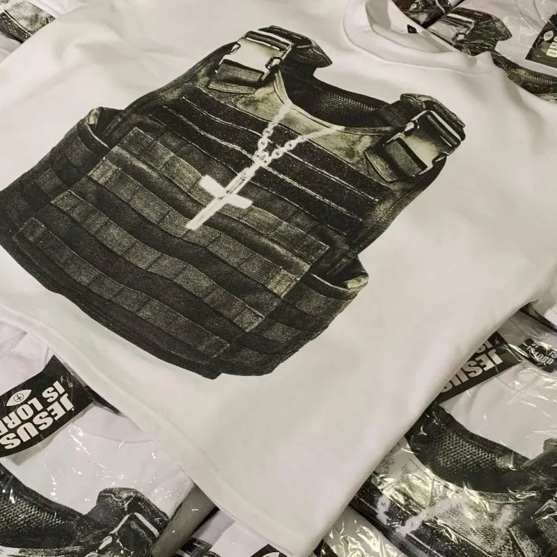 Printed short sleeve cotton T-shirt with retro street style design and drop-shoulder sleeves.