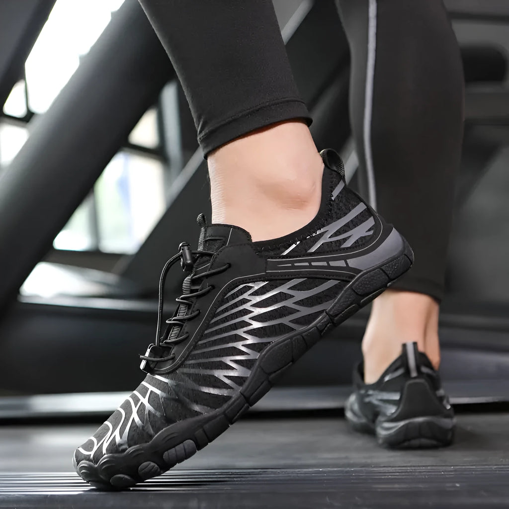 Men's white casual lace-up sports shoe with breathable lining and rubber sole