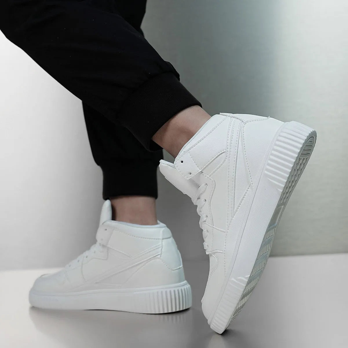 White men's casual shoes with microfiber upper and round toe for autumn winter leisure wear