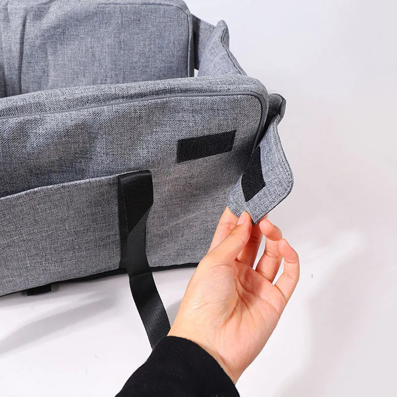A cloth outdoor dog kennel in blue, suitable for car travel and four-season use.
