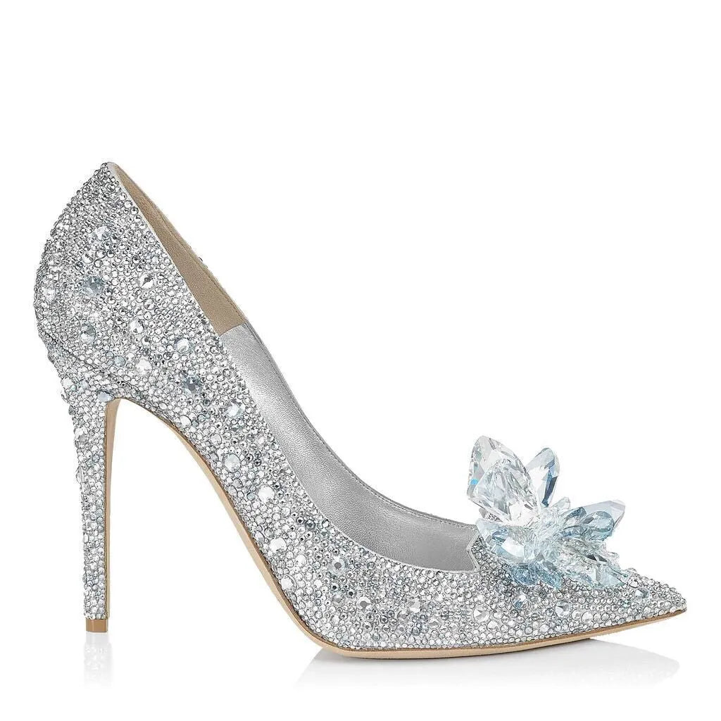 Women's gold high heels with pointed toe, stiletto heel and rhinestone sequin decoration