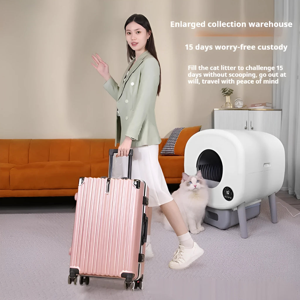 Automatic cat litter box with 13 litre waste storage compartment and cleaning accessories