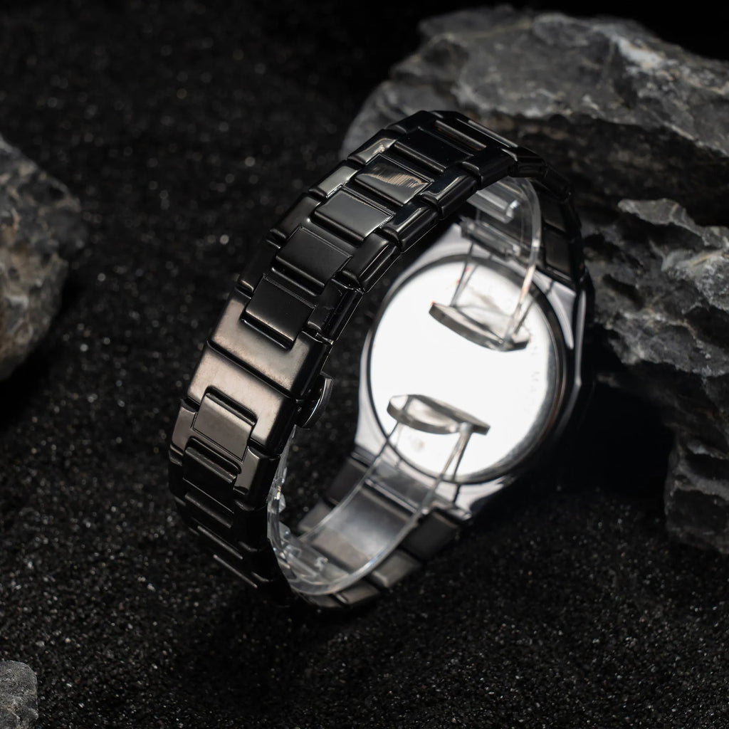 Men's business casual quartz watch with stainless steel band showing 10mm thickness and professional dial