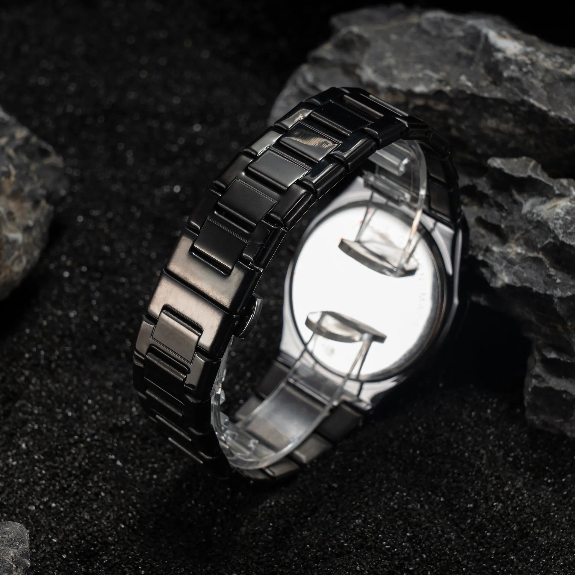 Men's business casual quartz watch with stainless steel band showing 10mm thickness and professional dial