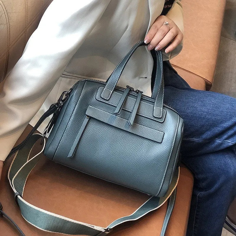 Genuine leather Boston lychee pattern messenger bag in horizontal square shape with shoulder straps
