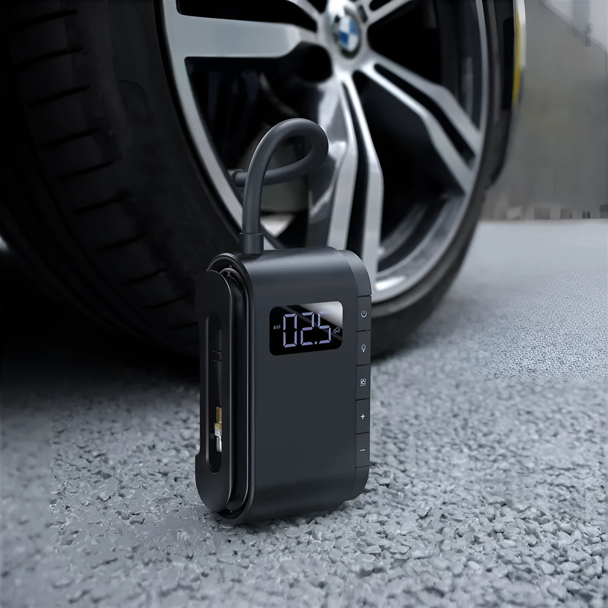 Black cordless car tyre inflator 45W with LED digital display and 5-150PSI pressure gauge, 130x80.21x46mm
