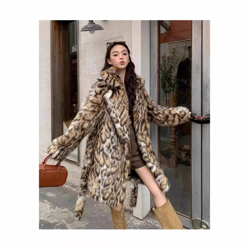 Women's faux fur street fashion coat with fur collar and pockets in various sizes