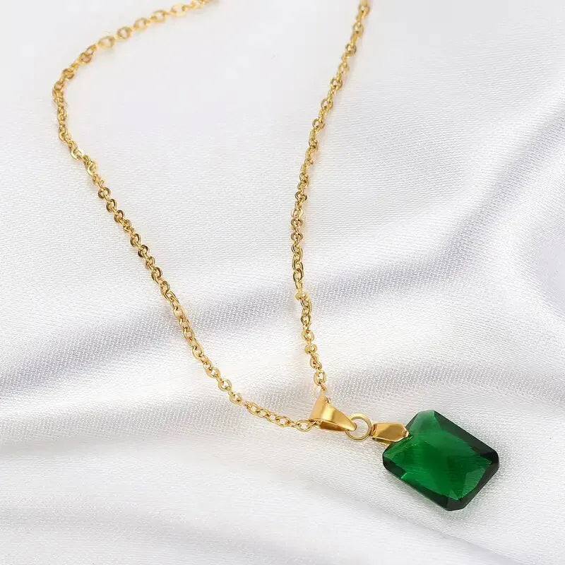 Retro geometric copper necklace with rectangular green pendant and O-ring chain