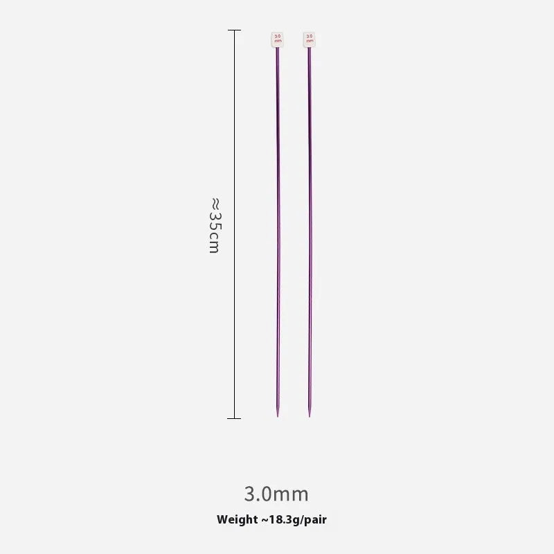 Set of crochet hooks in various sizes from 2.0mm to 9.0mm, each with a protective end cap.