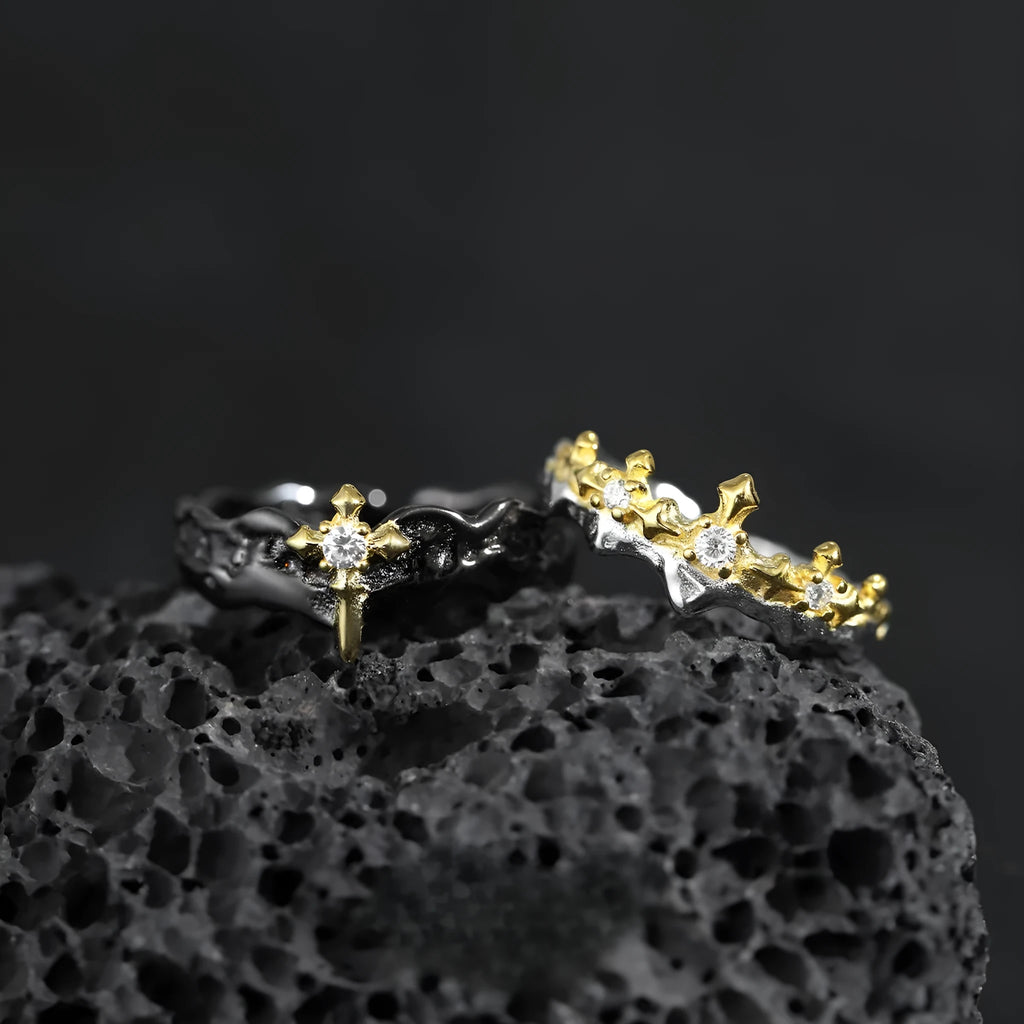 Silver adjustable opening ring with princess knight couple design in white gold or black gold electroplated finish