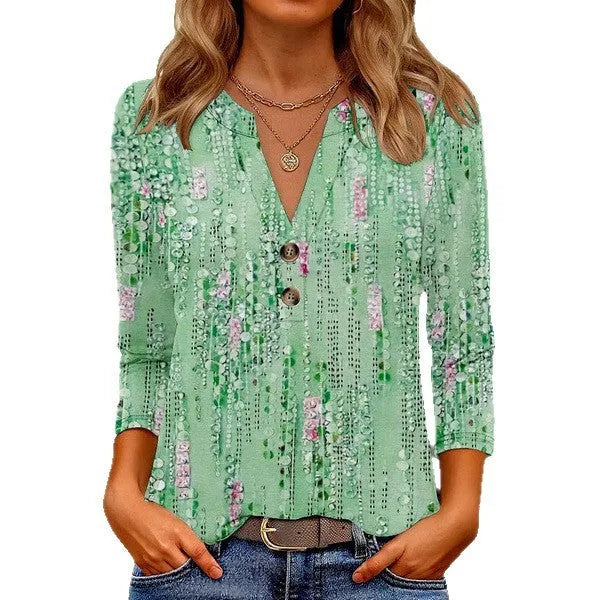 Women's loose V-neck t-shirt with a 3D pattern print in a casual style