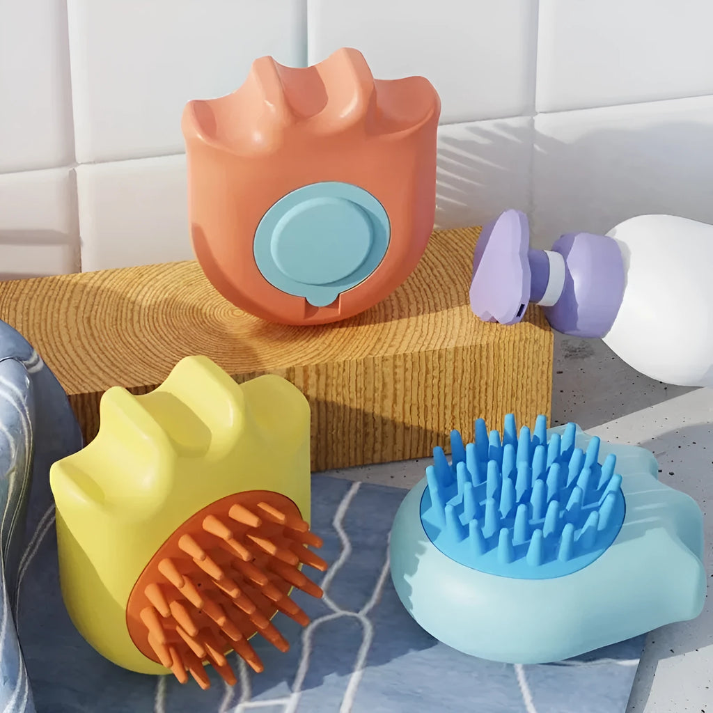Colourful pet bath brush with integrated shampoo box for dogs and cats in blue, orange, or yellow