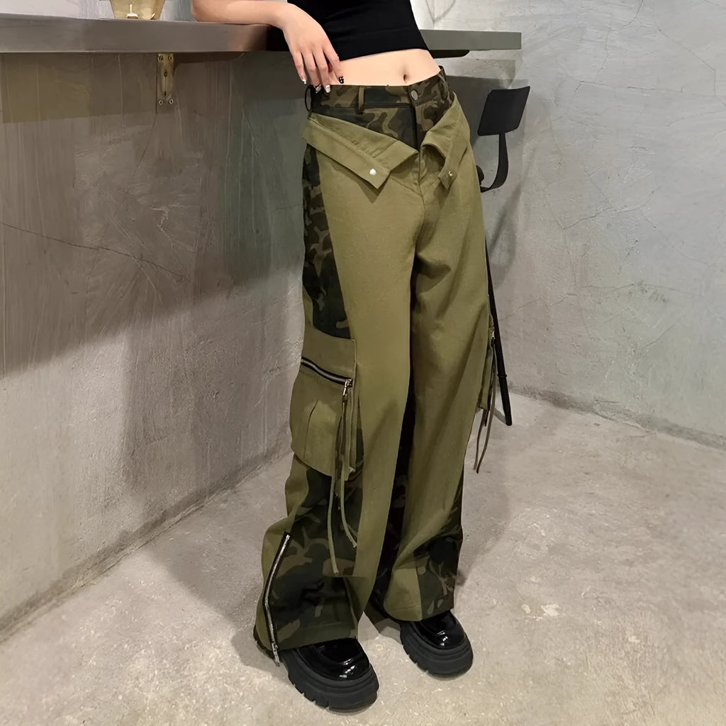 Retro high waist straight leg jeans in leopard print dark khaki with fake two-tone stitching detail