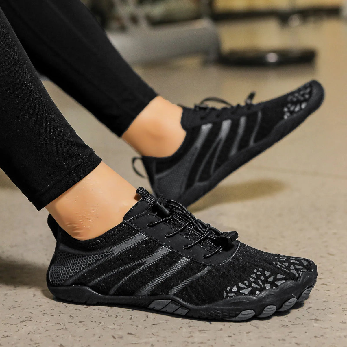 Lycra stretch fabric water shoes for upstream sports and beach running available in sizes 36 to 46