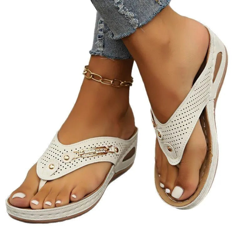 Women's retro European-style flip-flop sandals in light brown with herringbone pattern and EVA sole.