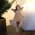 Hand-painted wooden door plate pendant with carved design in American country style.