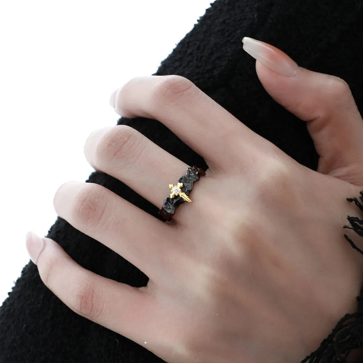 Silver adjustable opening ring with princess knight couple design in white gold or black gold electroplated finish