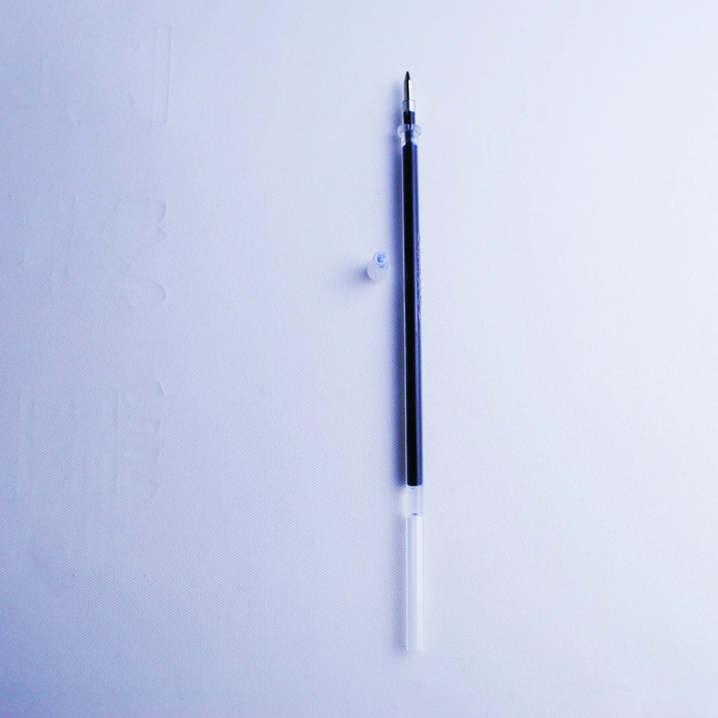 Automatic fading ink pen set with 0.5mm tip and eight blue refill cores