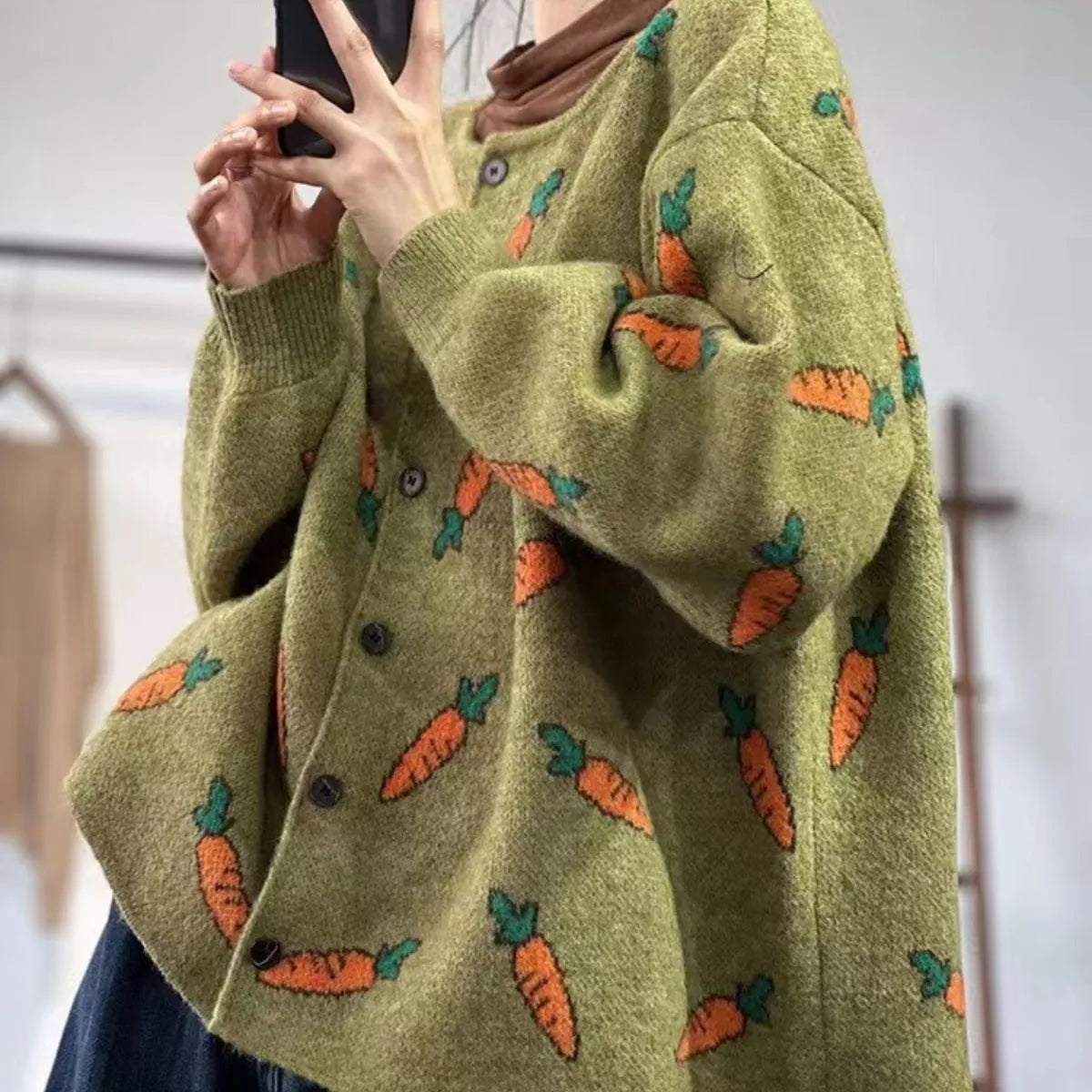 Round neck loose cardigan sweater with artistic Mori printing colour contrast in viscose fabric