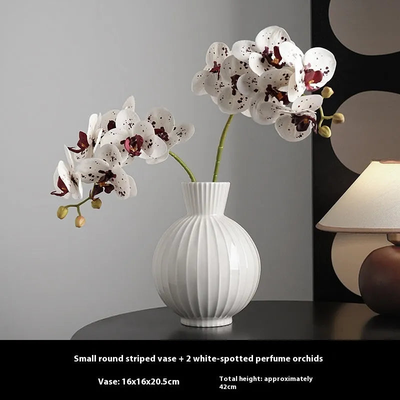 White ceramic ball striped vase on table with American country styling