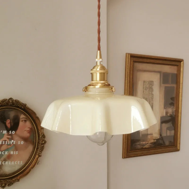 Medieval-style brass flower bud chandelier pendant light with adjustable height