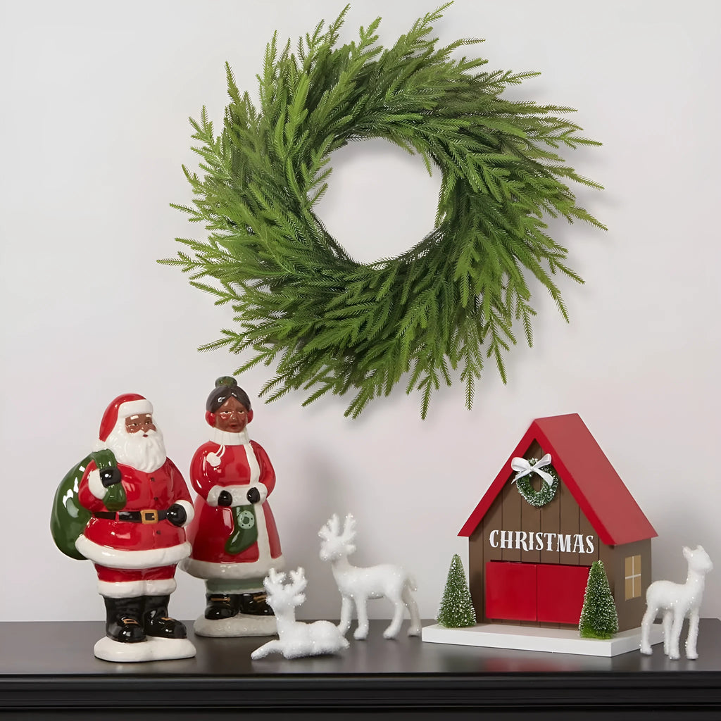 PE plastic artificial garland wreath with green leaves in a country style, 60cm wide.