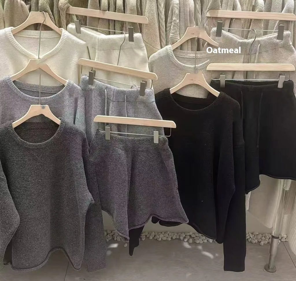 Women's loose-fitting knitted sweater and wide leg shorts two-piece set in neutral colour