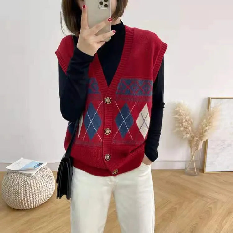 Diamond plaid pattern sleeveless cardigan top in loose free-size fit