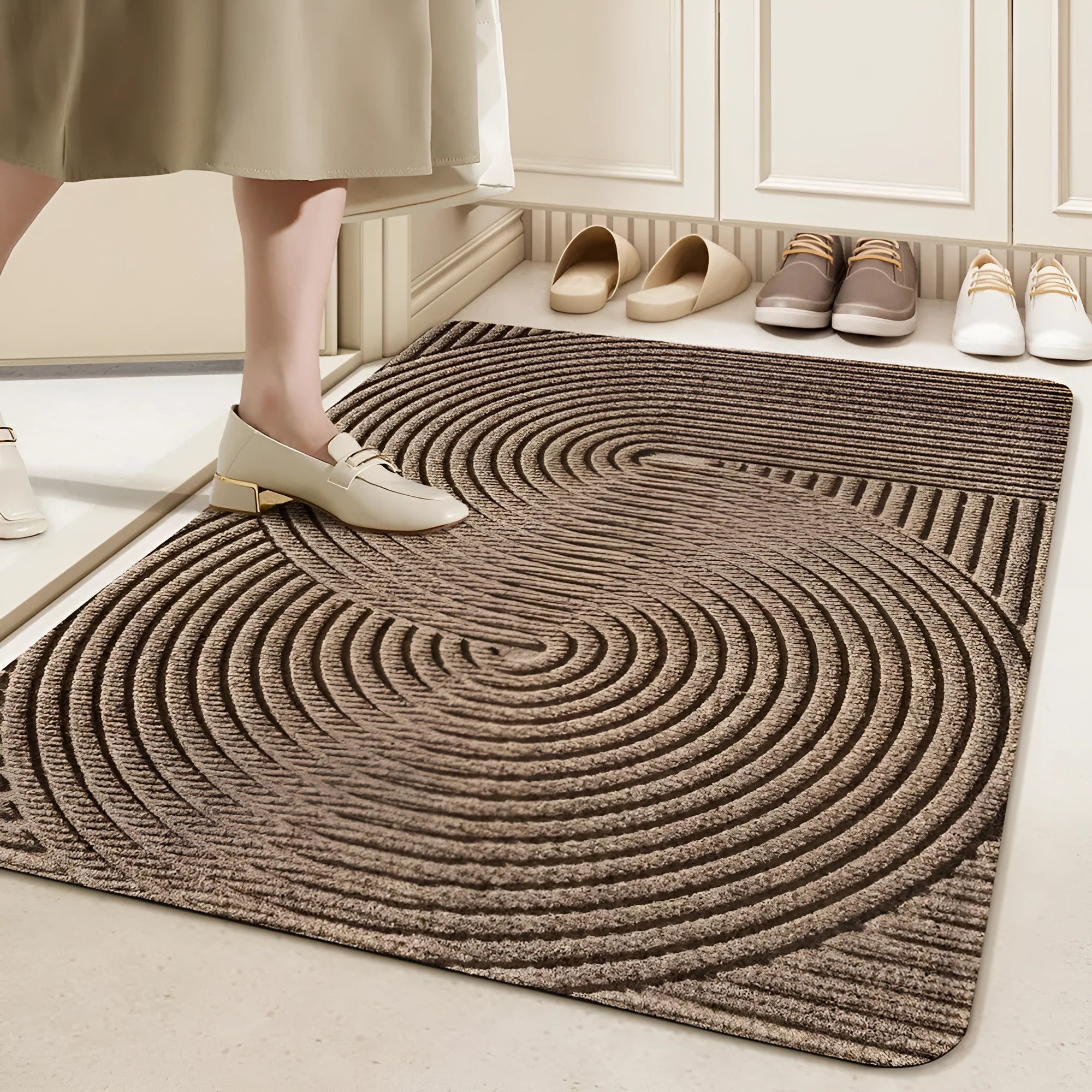 Silk ring entrance carpet with alien shape and cartoon anime pattern in 60x90cm dimensions