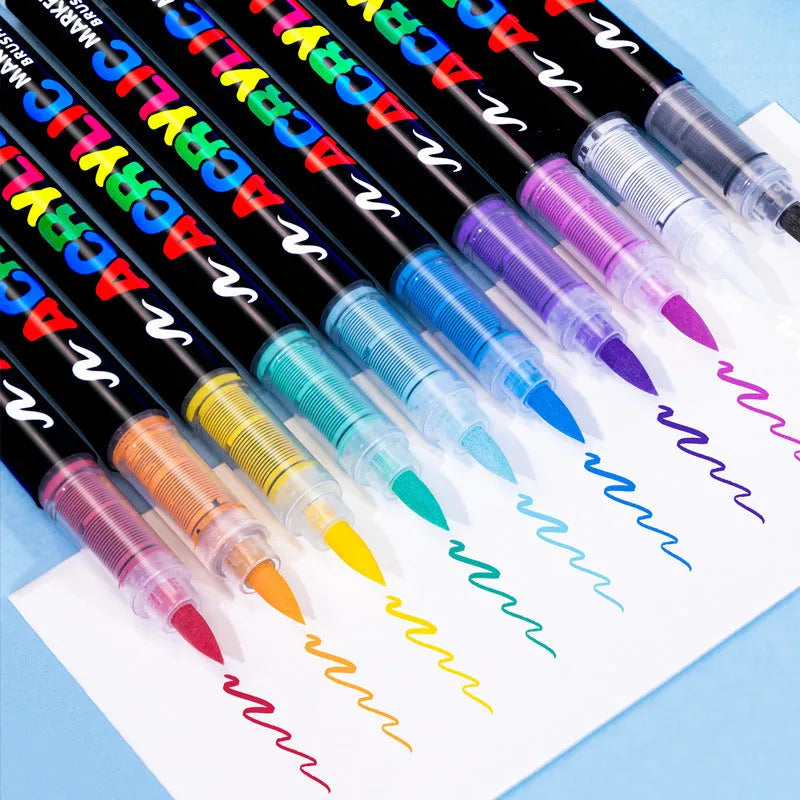 Set of acrylic marker pens with straight liquid design for painting and graffiti art