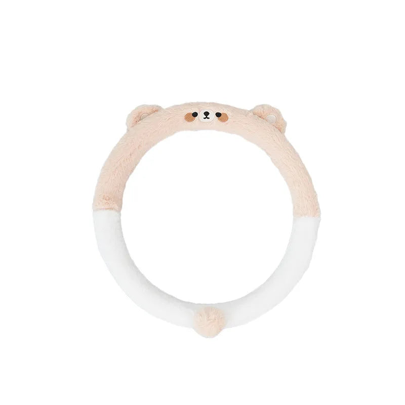 Plush winter steering wheel cover with animal embroidery in 38cm diameter for thermal cold weather driving comfort