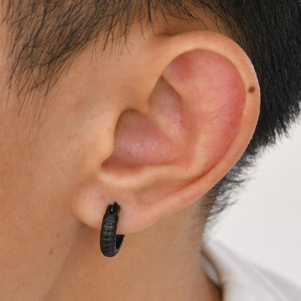 Stainless steel snake pattern hip hop earrings in black or gold single colour finish