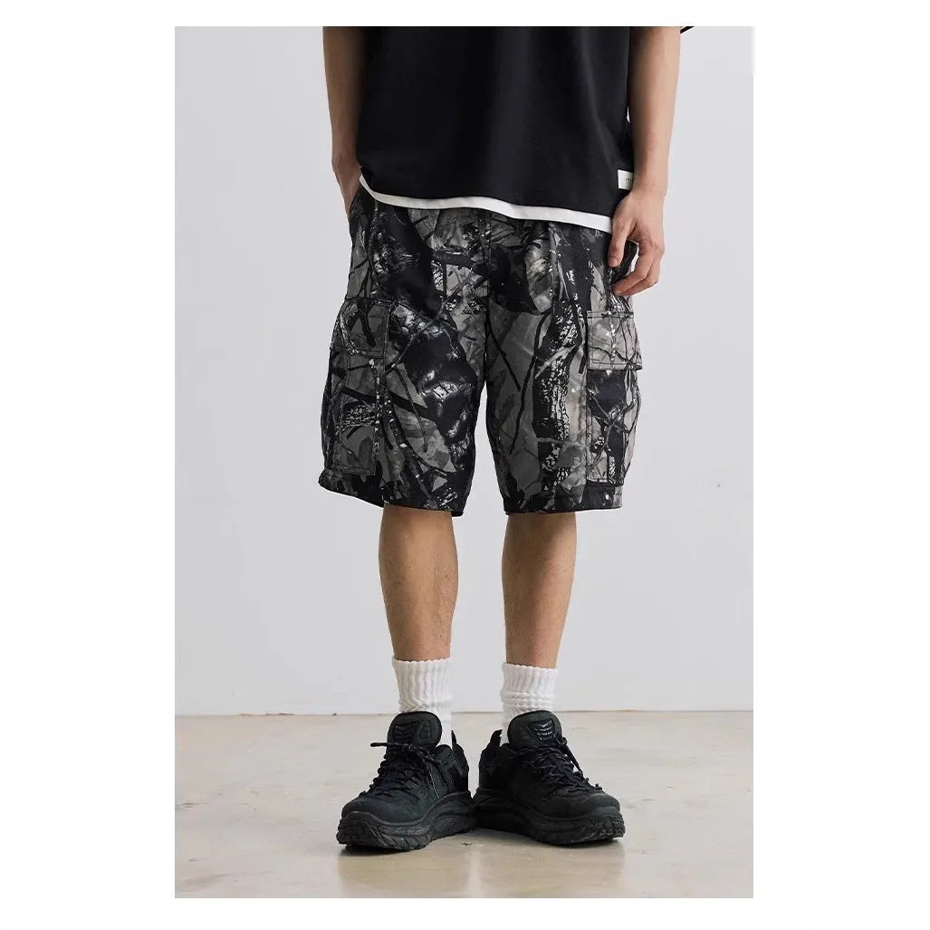 Loose casual denim shorts in straight-leg style with micro-elastic waistband
