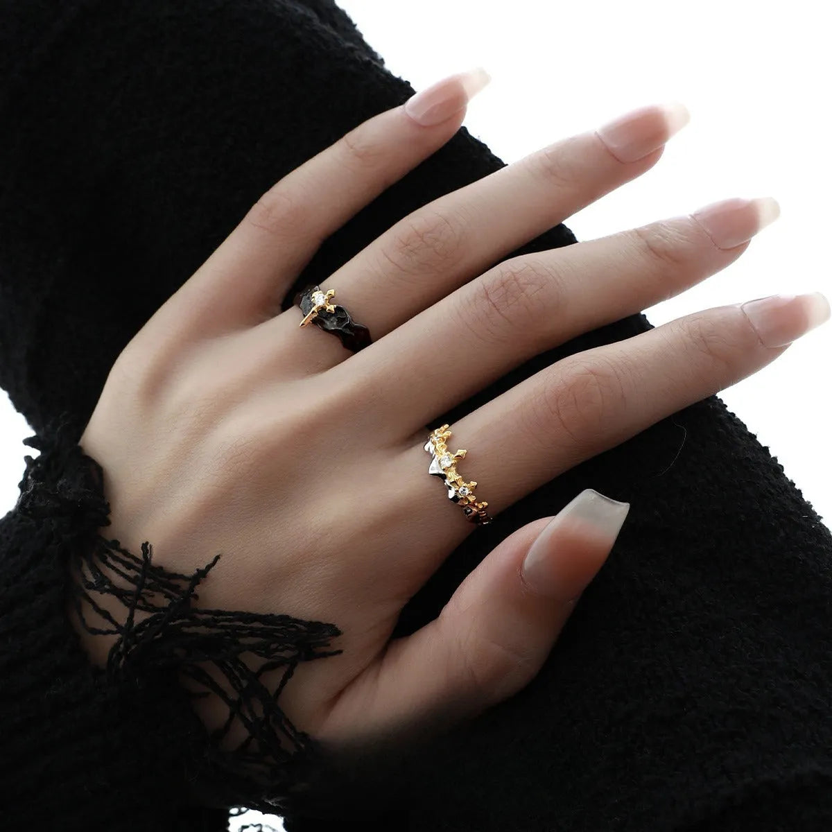 Silver adjustable opening ring with princess knight couple design in white gold or black gold electroplated finish