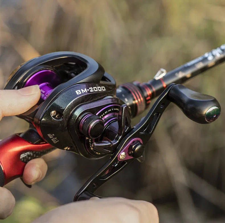 BM2000 fishing reel with magnetic brake system in colourful water drop design