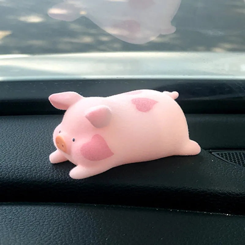 Solid resin cartoon pig figurine for car dashboard decoration