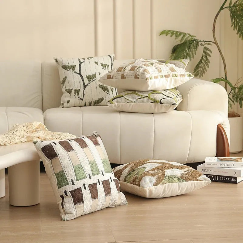 Square 45cm Jacquard woven cushion cover with a detailed retro floral pattern in Nordic style.