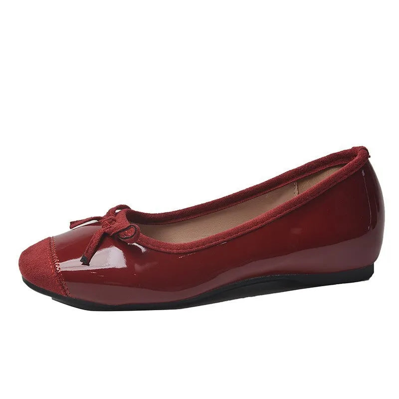 Women's retro ballet flats with square toe and bow detail in Mary Jane style