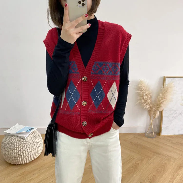 Diamond plaid pattern sleeveless cardigan top in loose free-size fit